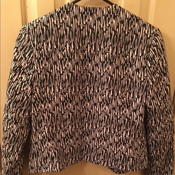Divided Black and White Waistline Blazer, Size 6 - Picture 2 of 2